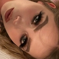 Kyirene Meztelen
