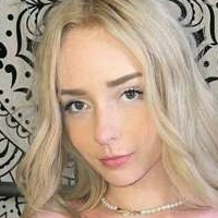 Kylie Kay Meztelen