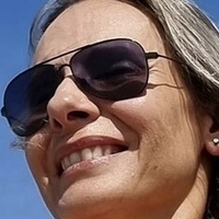 Lady of the Island Meztelen