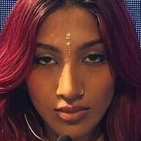 Lara Raj Meztelen