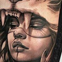 Latino Ink Meztelen