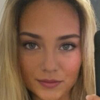 Laura Bauer Meztelen