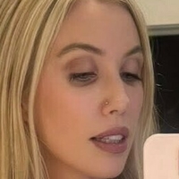 Laura Clery Meztelen