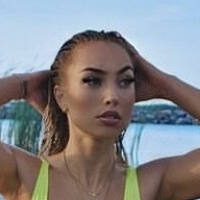 Laura Hummer Meztelen