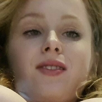 Laura Lit Meztelen