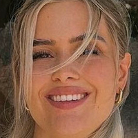 Laura Michelle Meztelen