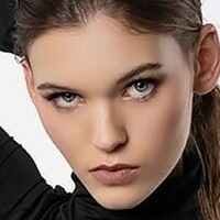 Laura Offermann Meztelen