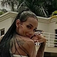 Laura Saenz Meztelen