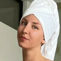 Lauragetshigh L Meztelen