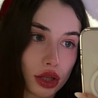 Laurel Meztelen