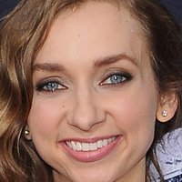 Lauren Lapkus Meztelen