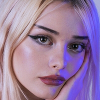 laurenburch Meztelen