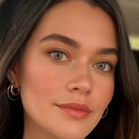 Lavínia Loren Meztelen