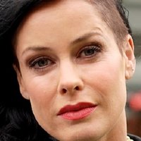Lene Nystrøm Meztelen