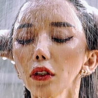 Leng Yein Meztelen