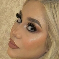 Lesley Karlette Meztelen