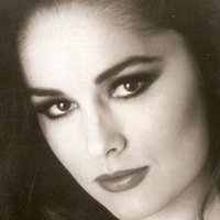 Leslie Glass Meztelen