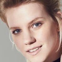 Levina Meztelen