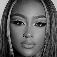 Lexi Underwood Meztelen