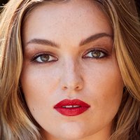 Lili Simmons Meztelen