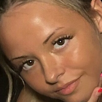 lilmia Meztelen