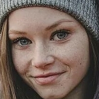 Lily-Ana Alexander Meztelen