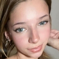 Lilytr0n Meztelen