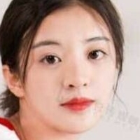 Lin Yuxi Meztelen