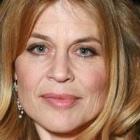Linda Hamilton Meztelen
