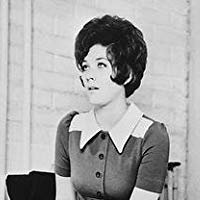 Linda Thorson Meztelen