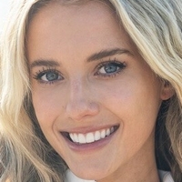Lindsay Brewer Meztelen