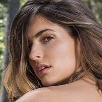 Lis Giolito Meztelen