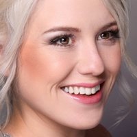 Lisa Bund Meztelen