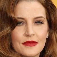 Lisa Marie Meztelen