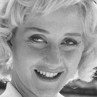 Liz Fraser Meztelen