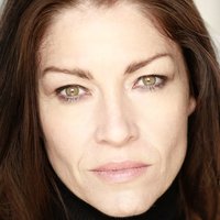 Liz May Brice Meztelen