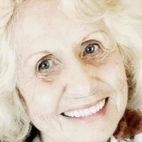 Lois Young Meztelen