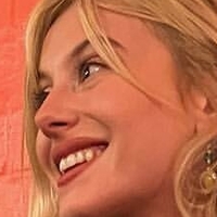 Lola Bute Meztelen