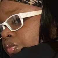 lonyae Meztelen