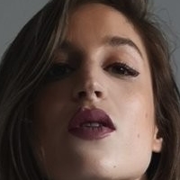 Loren Foster Meztelen