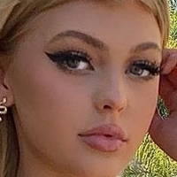 Loren Gray Meztelen