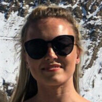 Lottie Meztelen