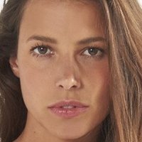 Lucy Bayet Meztelen