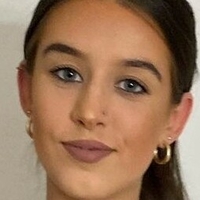Lucy McCullough Meztelen