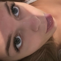 Lyiax Meztelen