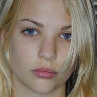Lyndall Jarvis Meztelen