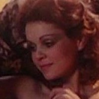 Lynne Ross Meztelen