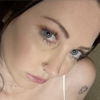 Mackenzie Stith Meztelen