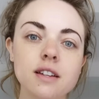 Madeleine Byrne Meztelen