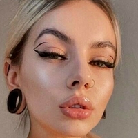 mal.lory Meztelen
